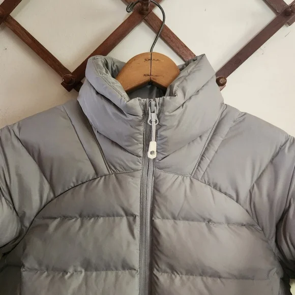NWT Mountain Hardwear Thermacity Puffer Jacket Gray Full Zip Medium